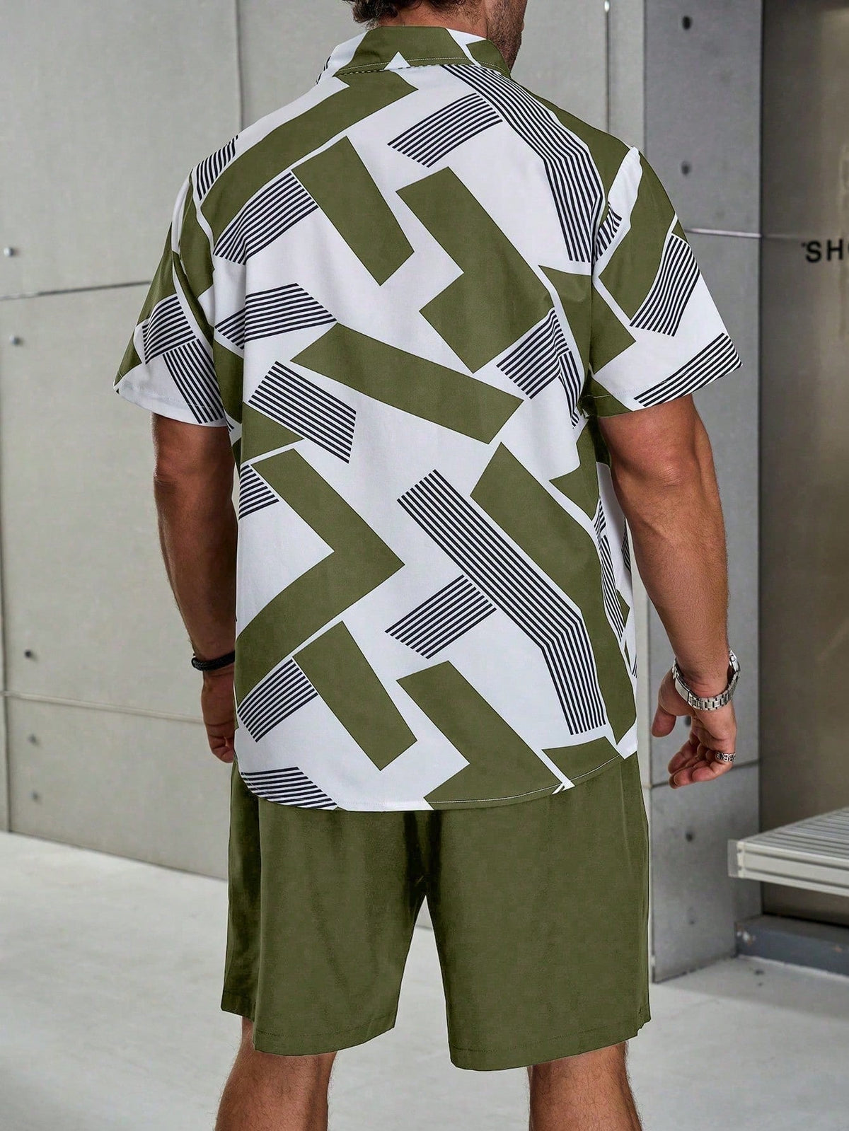 🌴 Men's Geometric Print Shirt & Shorts Set