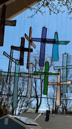 ✨Cross Suncatcher – Let God's Light Shine Through Your Home with Beautiful Rainbow Blessings!🌈