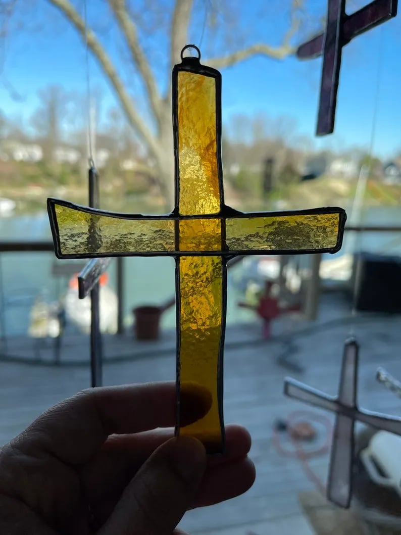 ✨Cross Suncatcher – Let God's Light Shine Through Your Home with Beautiful Rainbow Blessings!🌈
