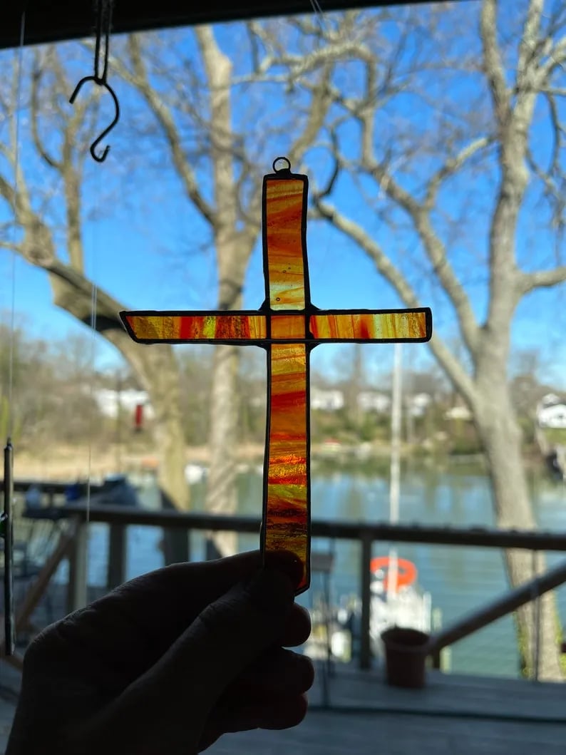 ✨Cross Suncatcher – Let God's Light Shine Through Your Home with Beautiful Rainbow Blessings!🌈