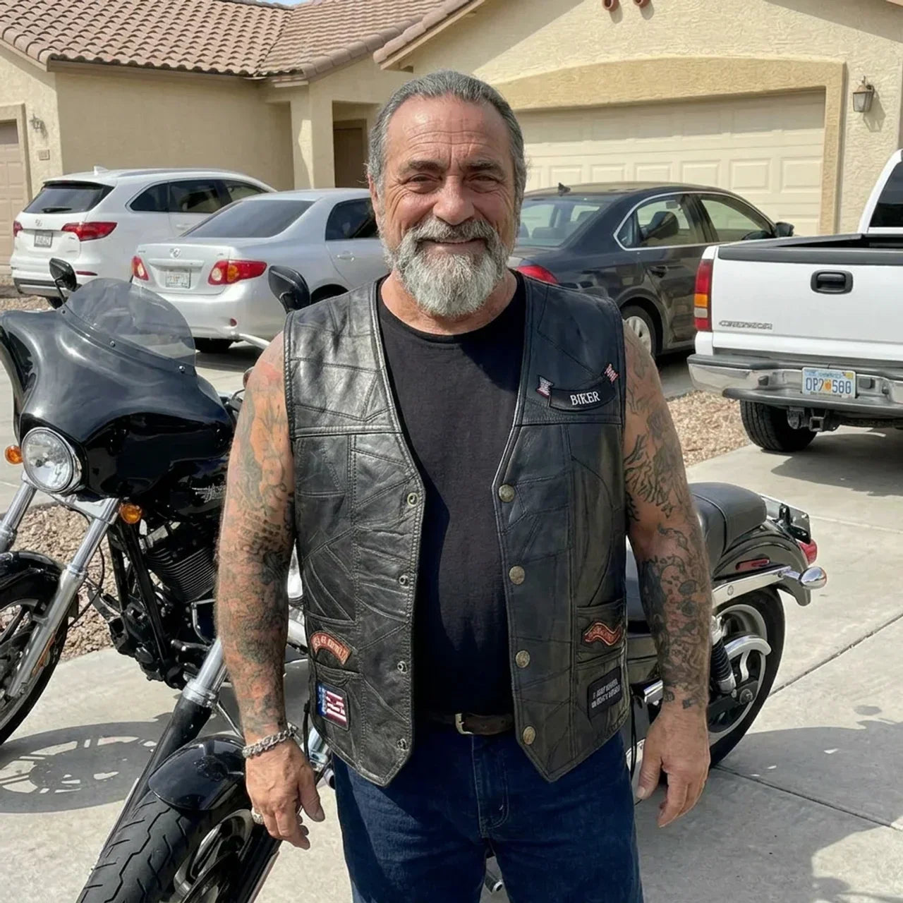 🦅 Genuine Leather Biker Vest – Eagle & American Patches